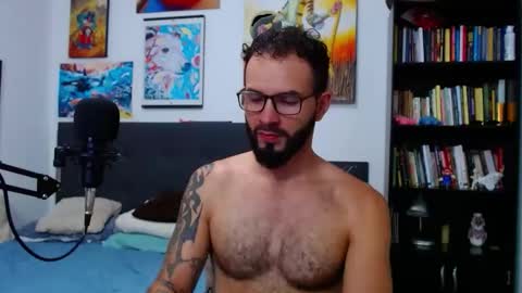 akiles online show from December 4, 11:12 pm