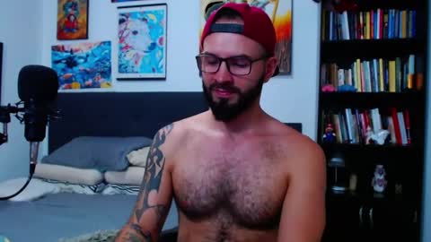 Snapshot of akiles_r chatting on October 8, 11:09 pm akiles online show from October 8, 11:09 pm