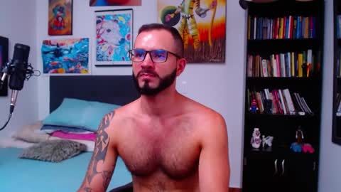 Snapshot of akiles_r chatting on February 19, 10:09 pm akiles online show from February 19, 10:09 pm