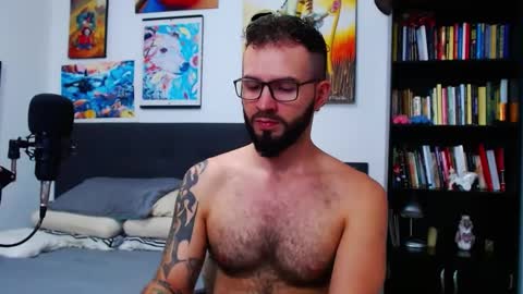 Snapshot of akiles_r chatting on October 6, 10:47 pm akiles online show from October 6, 10:47 pm