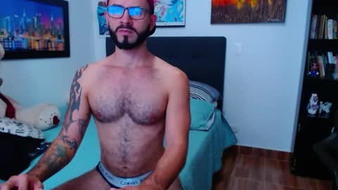 Snapshot of akiles_r chatting on February 17, 10:58 pm akiles online show from February 17, 10:58 pm