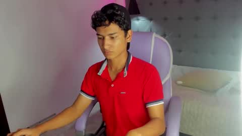Snapshot of alamgrey_ chatting on October 8, 6:56 pm Alam online show from October 8, 6:56 pm
