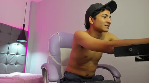 Snapshot of alamgrey_ chatting on September 30, 2:42 pm Alam online show from September 30, 2:42 pm
