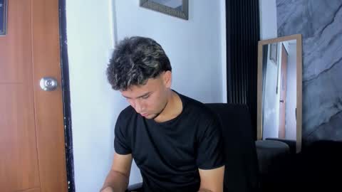 alan__smith online show from December 1, 7:50 pm