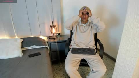 alan_colthon online show from April 16, 2:55 am