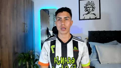 alannaughty_ online show from April 14, 11:48 pm