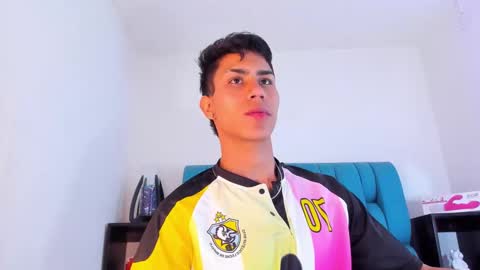 Snapshot of alannaughty_ chatting on January 15, 9:56 am alannaughty_ online show from January 15, 9:56 am