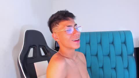 Snapshot of alannaughty_ chatting on January 26, 9:40 am alannaughty_ online show from January 26, 9:40 am