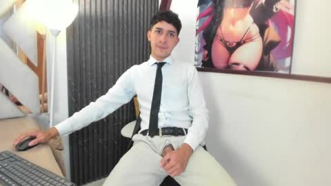 alantaylorr_ online show from April 15, 2:50 pm