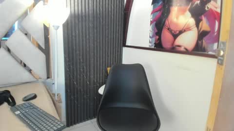 alantaylorr_ online show from April 15, 7:58 pm