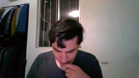 albertoarenas16 online show from April 9, 6:19 am