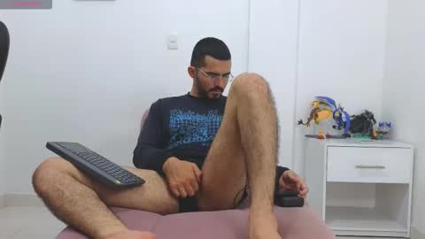 alejandroo_7 online show from January 17, 9:38 pm