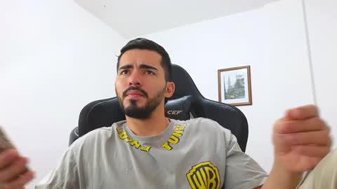 Snapshot of alejandroo_7 chatting on December 29, 8:04 pm alejandroo_7 online show from December 29, 8:04 pm