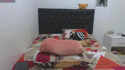 alejandroo_7 online show from February 24, 3:57 pm