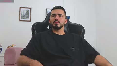 Snapshot of alejandroo_7 chatting on September 23, 4:17 pm alejandroo_7 online show from September 23, 4:17 pm