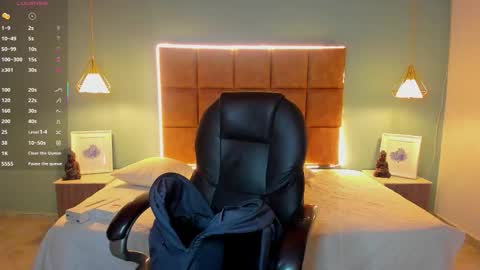 Snapshot of alejootwink chatting on September 24, 2:44 am ALejoo Saenz online show from September 24, 2:44 am