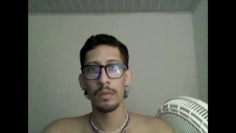 Snapshot of alex_862 chatting on December 25, 7:24 am alex_862 online show from December 25, 7:24 am