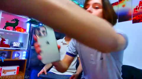 sneider online show from December 17, 4:31 am