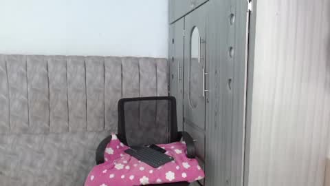 alex online show from April 19, 6:10 pm