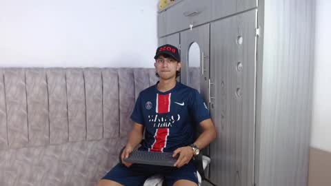 alex online show from April 11, 10:24 pm