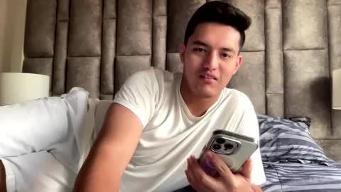 Snapshot of alexandergrey760886 chatting on January 4, 9:20 pm alexander grey online show from January 4, 9:20 pm