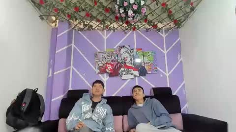 chicos hot online show from March 27, 1:23 pm