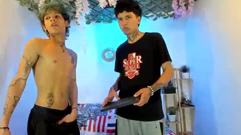 chicos hot online show from November 5, 7:49 pm