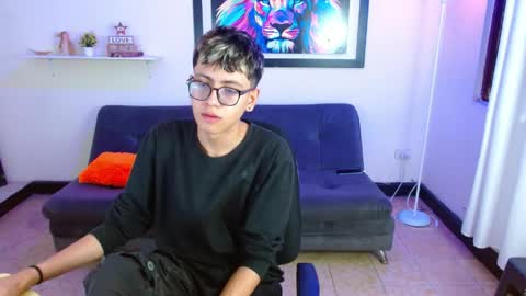 alex online show from April 1, 1:52 pm