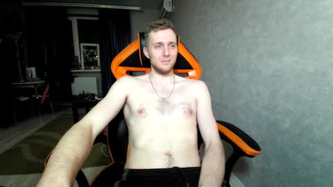 Snapshot of alexfox2018 chatting on March 10, 4:35 pm Alex online show from March 10, 4:35 pm