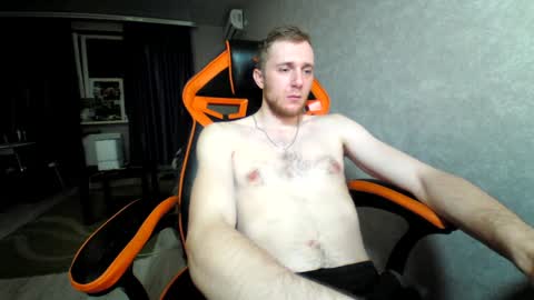 Snapshot of alexfox2018 chatting on December 17, 2:33 pm Alex online show from December 17, 2:33 pm