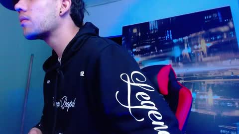 alexgiraldo__ online show from April 14, 10:04 am