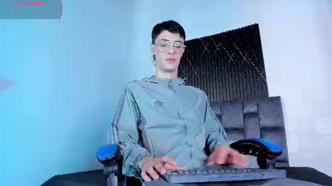 alexxus_smith online show from July 18, 6:24 pm