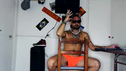 alfredopantuso online show from April 12, 6:59 am