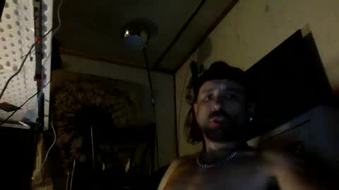 Snapshot of allitrunnin chatting on October 1, 5:22 am allitrunnin online show from October 1, 5:22 am