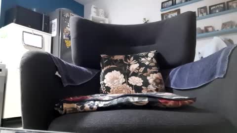 LickingUallover online show from December 18, 12:32 am