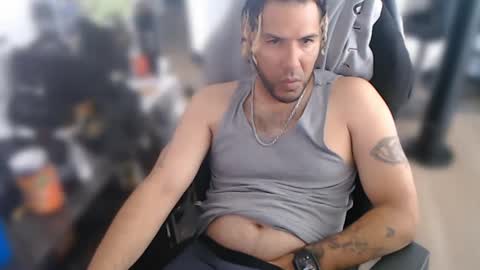 Snapshot of aloha_king chatting on March 9, 9:57 pm simplyfaded online show from March 9, 9:57 pm