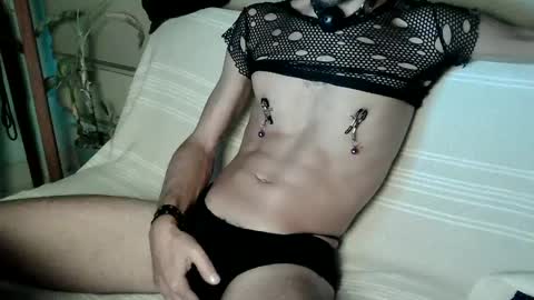 Snapshot of aloja85 chatting on December 7, 11:23 pm FreedyK online show from December 7, 11:23 pm