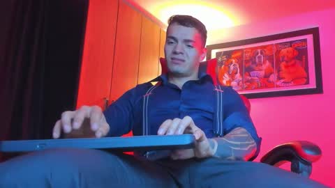 alpha_dominus_ online show from January 12, 8:18 am