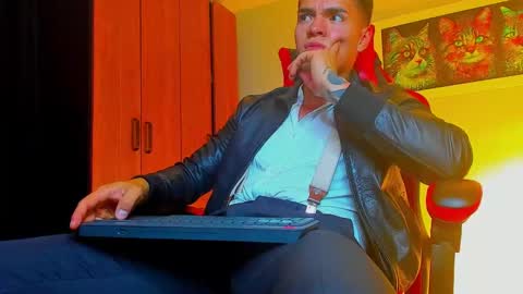 Snapshot of alpha_dominus_ chatting on October 3, 5:01 am alpha_dominus_ online show from October 3, 5:01 am