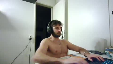 alphah_hunk online show from January 14, 4:33 pm