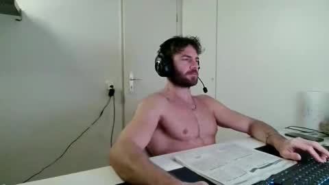 alphah_hunk online show from January 5, 5:27 pm