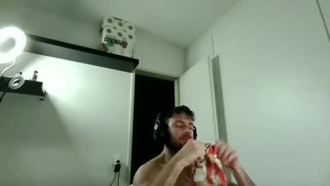 alphah_hunk online show from December 20, 7:21 pm