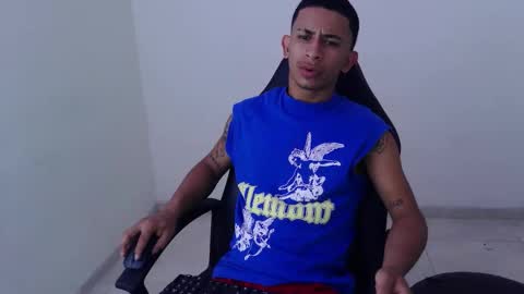 alphas_latins online show from April 10, 9:00 pm