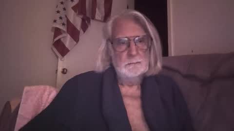 AlphaUniform online show from March 4, 2:40 am