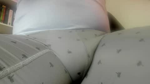 alucard_col666 online show from May 27, 12:24 pm