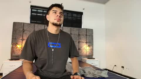 Snapshot of amadeo_wild chatting on March 7, 12:34 pm Amadeo Wild online show from March 7, 12:34 pm