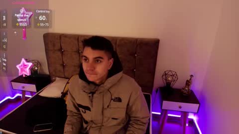 Snapshot of amadeo_wild chatting on December 2, 1:55 pm Amadeo Wild online show from December 2, 1:55 pm