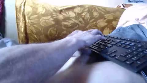 amazingcuteboy845 online show from April 11, 7:56 am