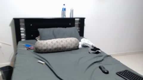 Snapshot of americanbig_dick chatting on October 21, 12:25 am Lucian online show from October 21, 12:25 am