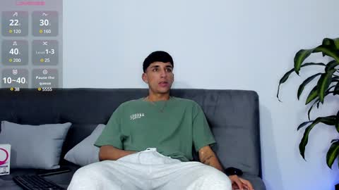 Snapshot of ander_012 chatting on February 26, 12:49 am Ander Arias online show from February 26, 12:49 am